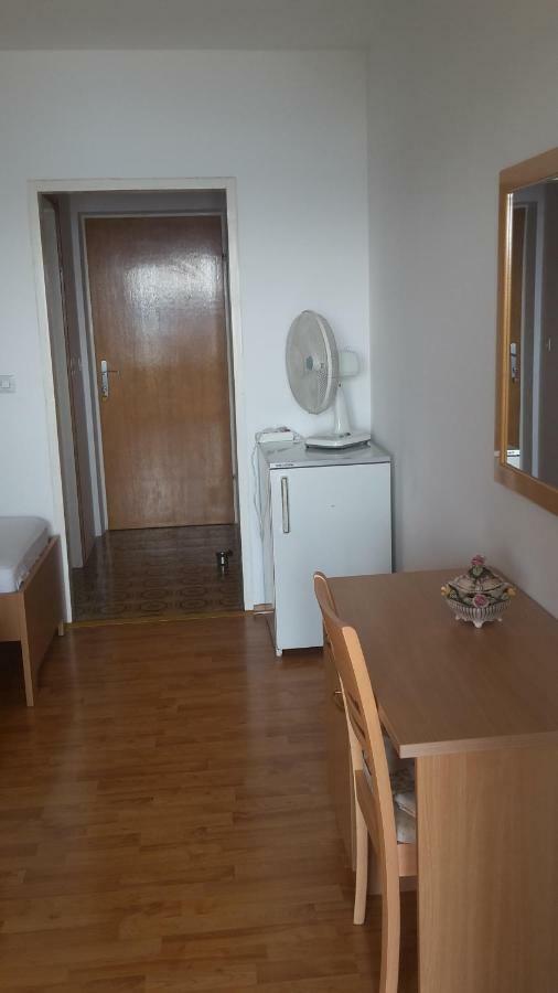 As Brela Hotell Eksteriør bilde
