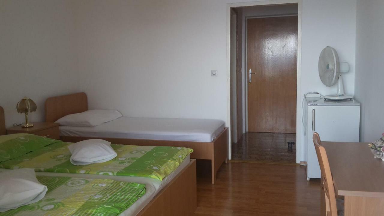 As Brela Hotell Eksteriør bilde